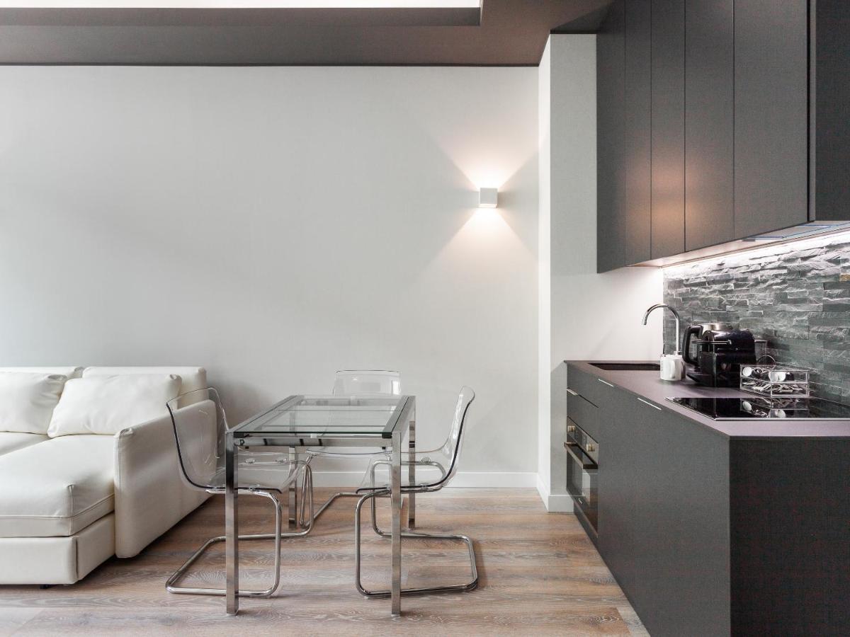 Easyhomes-City Centre Suites Milánó Kültér fotó