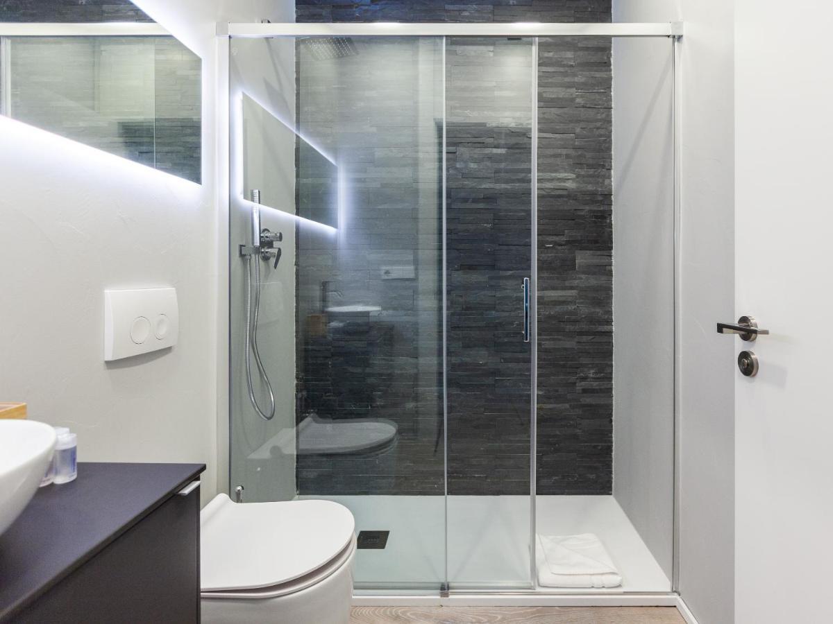 Easyhomes-City Centre Suites Milánó Kültér fotó