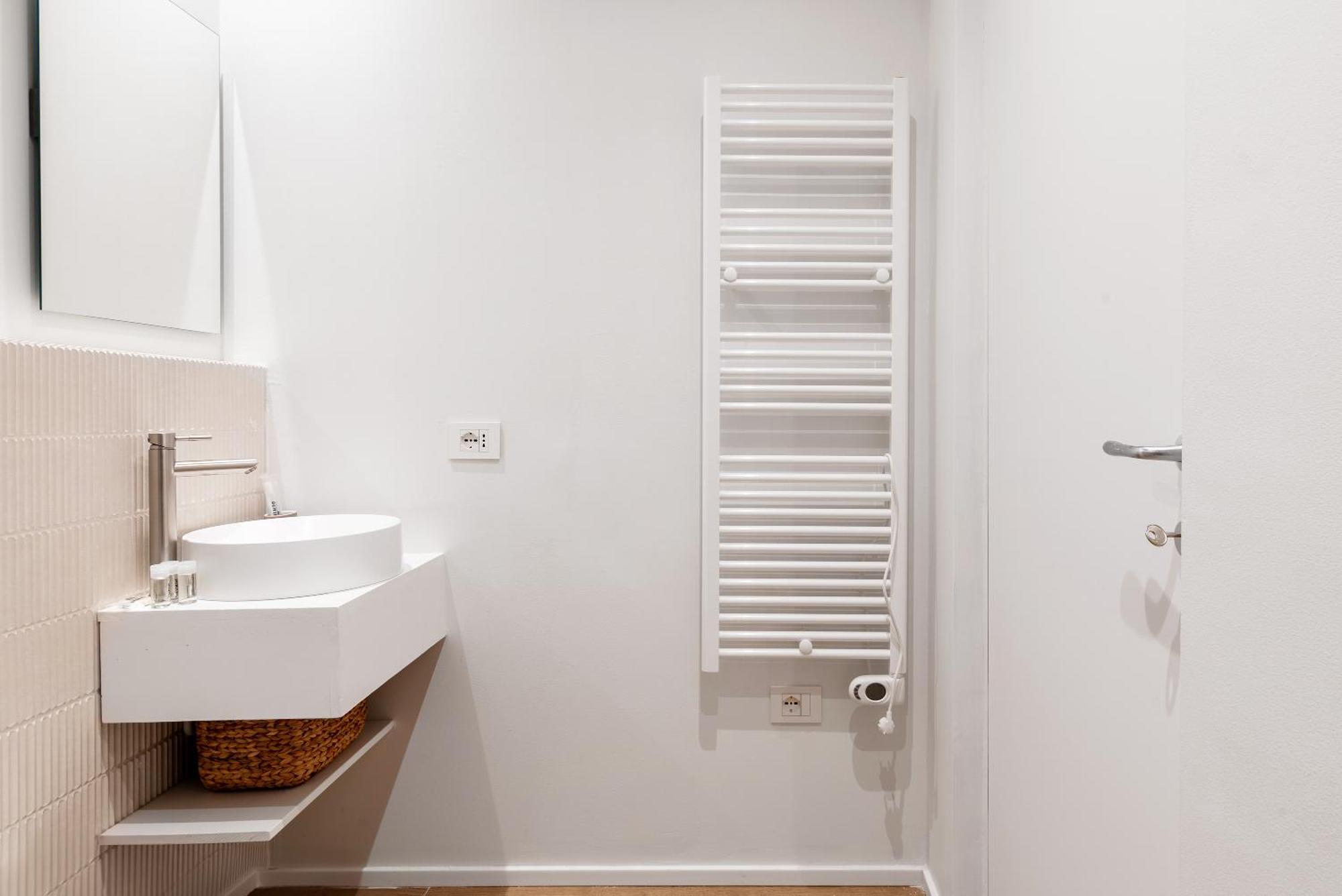 Easyhomes-City Centre Suites Milánó Kültér fotó